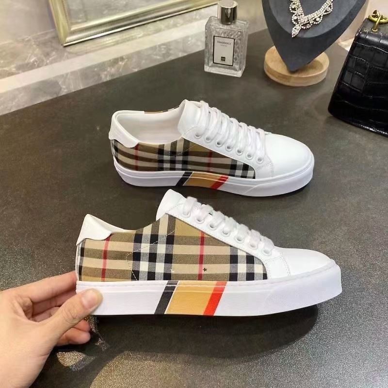 Burberry Low Shoes